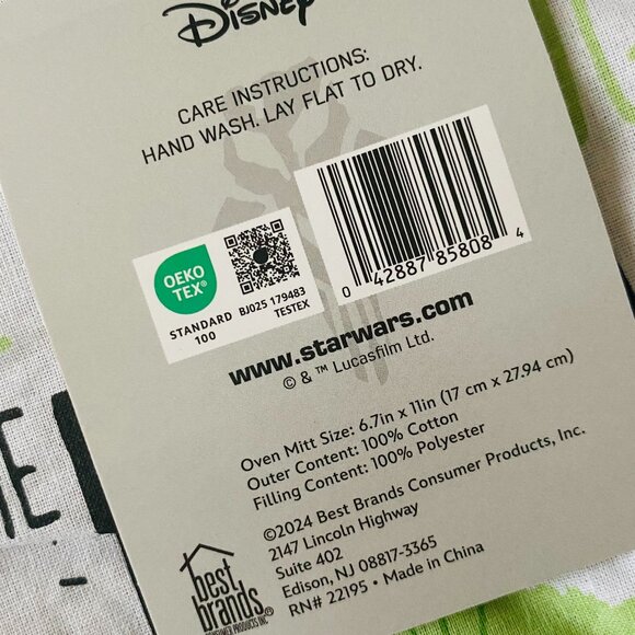 3/$10  Disney Mandalorian "Me Watching the Drama Unfold" Oven Mitt - Picture 3 of 3